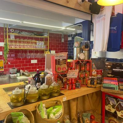 BARRA TIENDA LAS TOÑAS