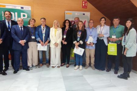 Autoridades y premiados durante la VI entrega de reconocimientos a proyectos de BBPP en DLP en el FEMP