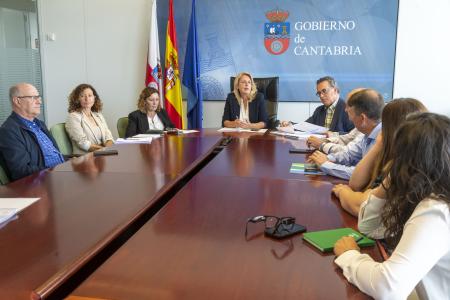 reunión consejera grupos cantabria