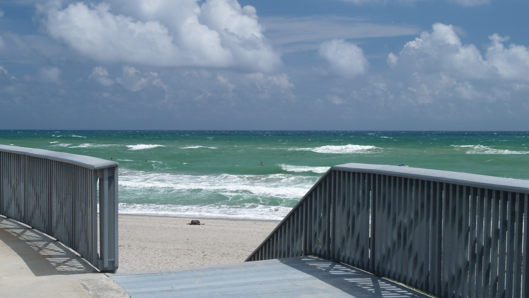 Escaleras hacia la playa