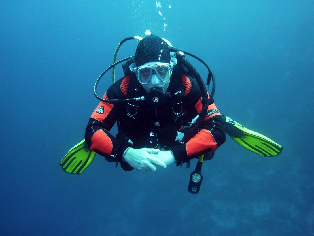 divers-668777_1920 (1).jpg