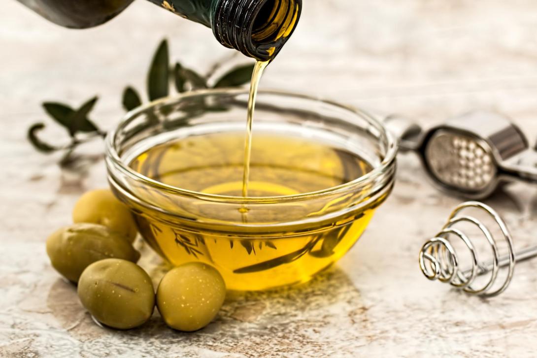 olive-oil-g0a2d4922a_1920.jpg