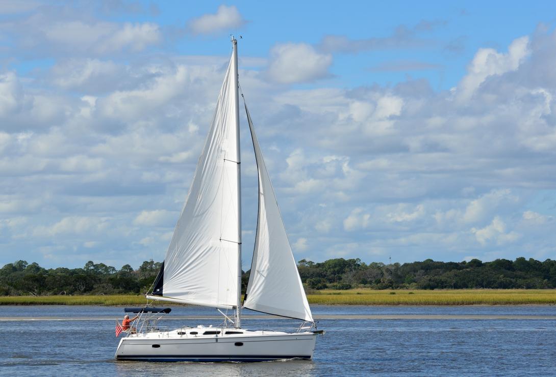 sailboat-ge861af523_1920.jpg